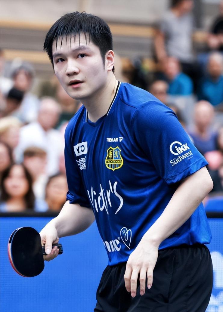 英雄联盟-包含德国杯今晚再迎强敌，成都蓉城复出首秀，主帅态度——引发热议，临场指挥获称赞的词条