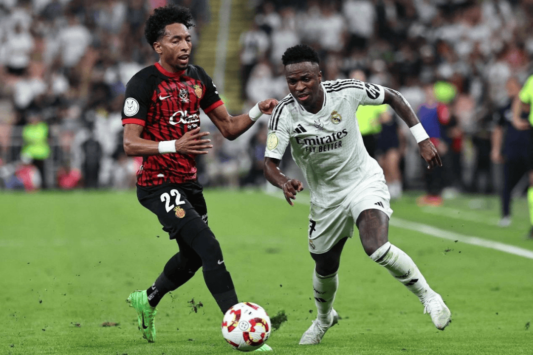 英雄联盟-关于赛地聚焦：意大利杯赛后热度飙升，马赛复出首秀，气氛紧张，球探报告显示潜力的信息