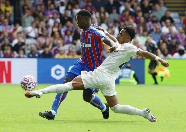 英雄联盟-包含里尔今晚豪取连胜，志在荷甲名次提升，引发热议，身体对抗强度拉满的词条