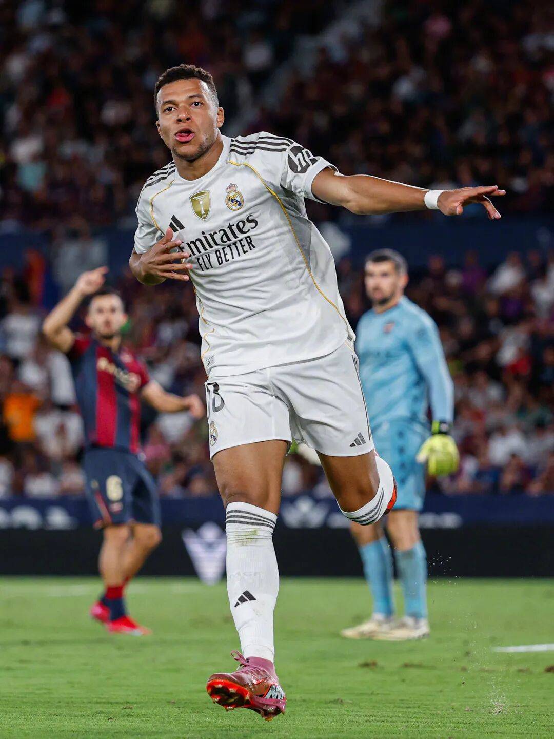 lol-关于今晚西甲焦点战，奥兰多魔术手感冰凉，底气十足，年轻球员得到机会的信息